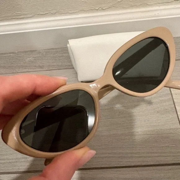 Gentle Monster Nude Cat-Eye Sunglasses - Picture 2 of 6